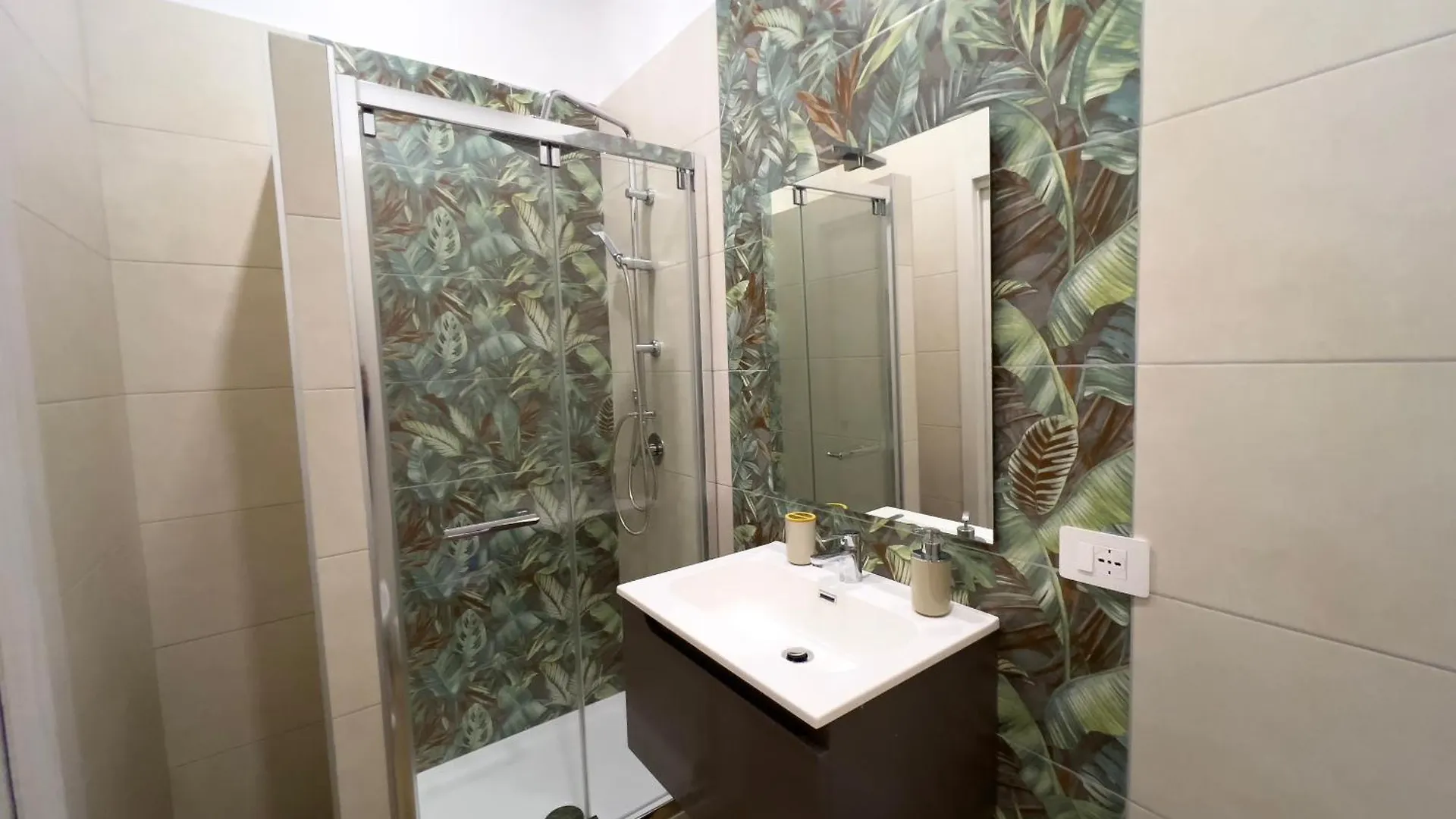 Aura Apartments Napoli Guest house